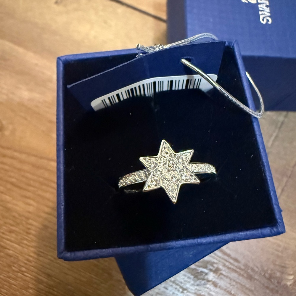 Swarovski Crystal Star Ring in Silver